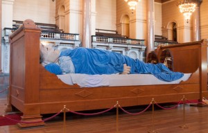 Grandmother Giant St George's Hall full length