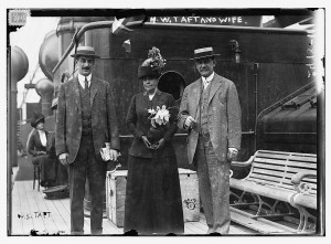 Henry Waters Taft (right) with his wife Julia Walbridge Smith (centre) and their son Walbridge Smith Taft (left) sometime between 1910 and 1915
